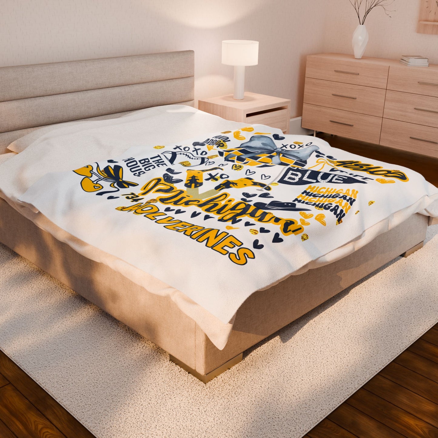 Plush Blanket for Michigan Pride College Fans, Personalized Fleece Throw Gift, University Team Spirit Dorm Bedding, Wolverine, Bed Party
