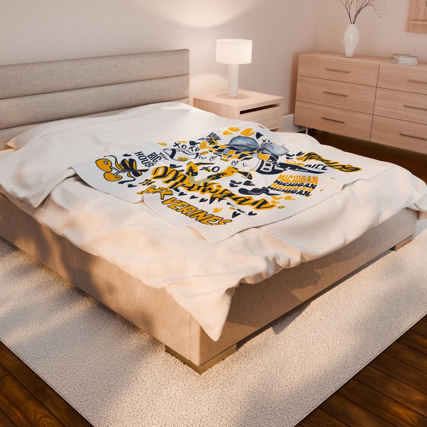 Plush Blanket for Michigan Pride College Fans, Personalized Fleece Throw Gift, University Team Spirit Dorm Bedding, Wolverine, Bed Party