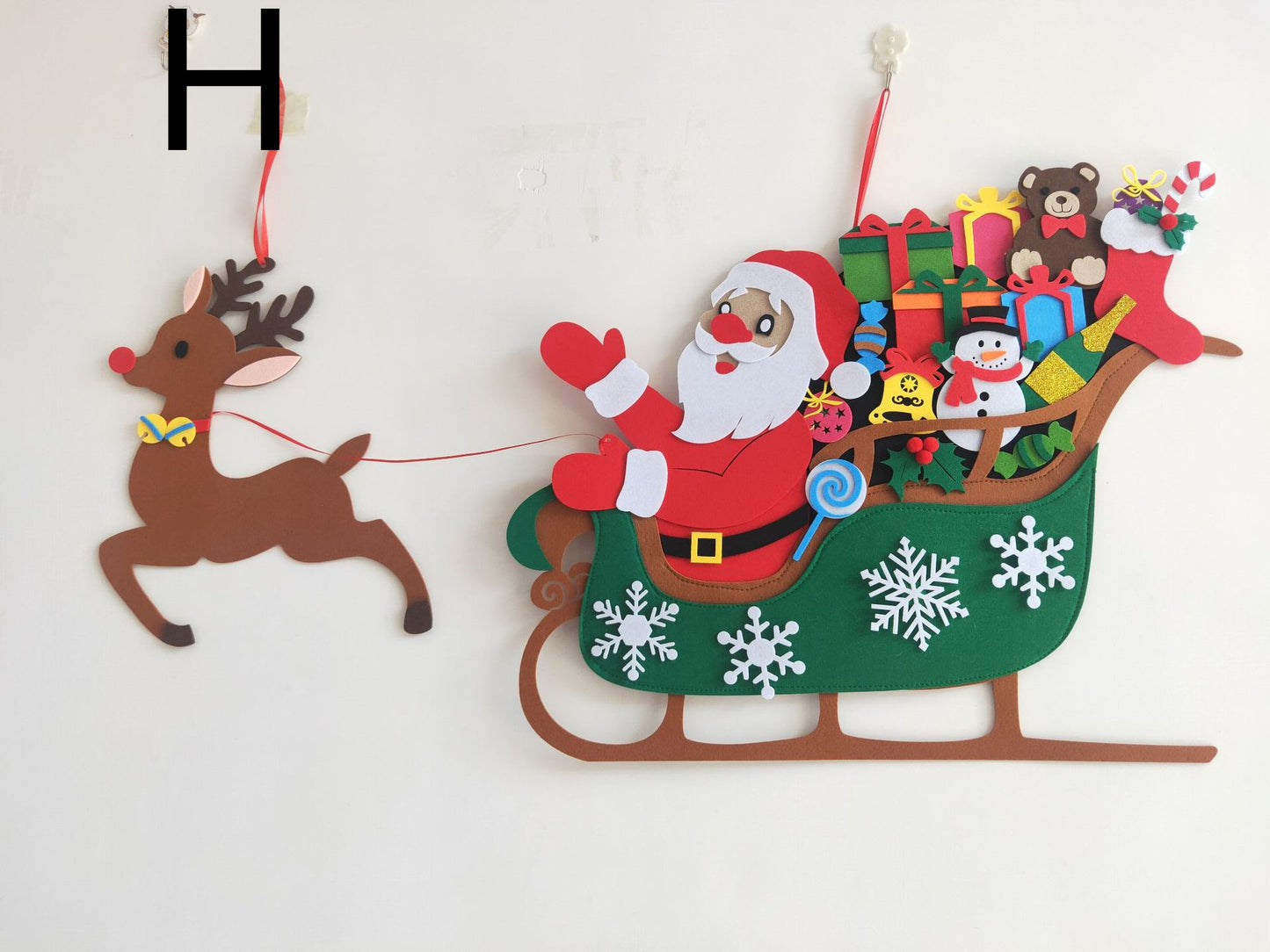 Whimsical Felt Wall Christmas Tree: Holiday Fun for Little Hands!