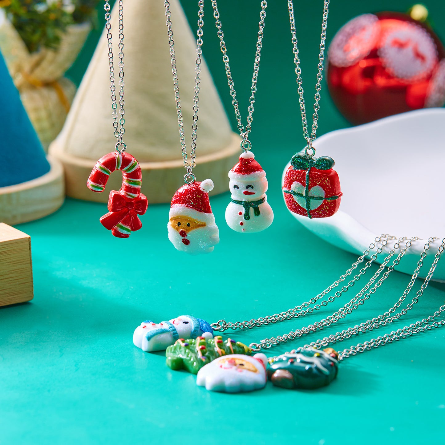 Cute Cartoon Resin Necklace – Snowman & Santa Claus Pendant with O-Shaped Chain for Women