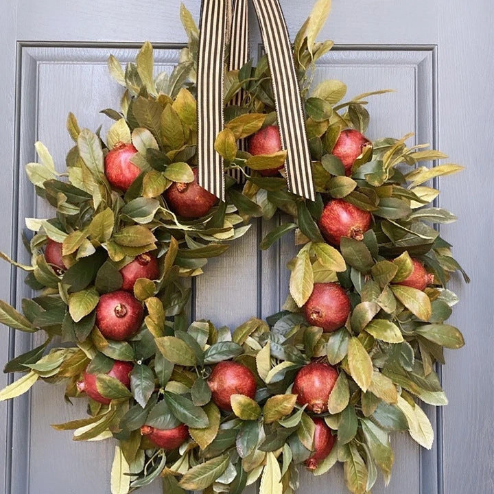 Jolly Holiday Wreaths & Wall Hangings