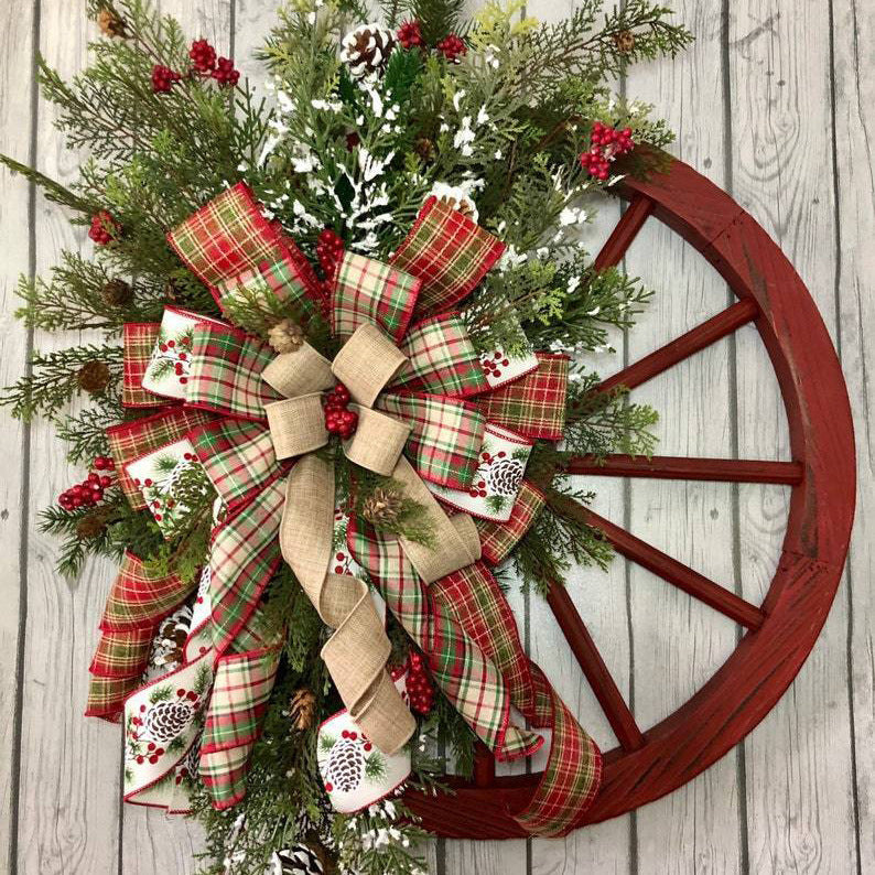 Jolly Holiday Wreaths & Wall Hangings